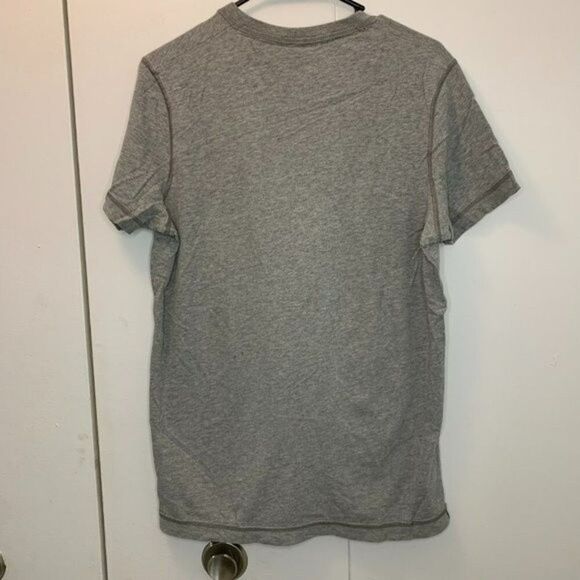 Hollister HCO 22 Grey Shirt Size Large - Picture 2 of 6